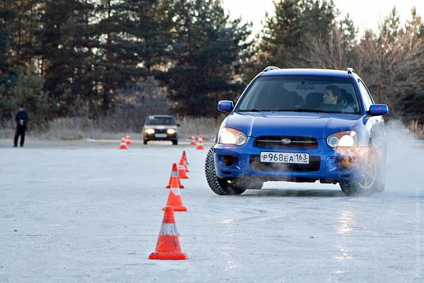 Контраварийное вождение в Астрахани. Ultra Подарки. Купить уроки контраварийного вождения в Астрахани. Научитесь водить машину в любых условиях! Сервис UltraPodarki.ru 8 800 505 95 30. Контраварийное вождение Астрахань, контраварийное вождение, экстремальное вождение Астрахань, экстремальное вождение, обучение вождению Астрахань, обучение вождению, вождение Астрахань, вождение,  курс вождения Астрахань, курс вождения, курсы экстремальное вождения Астрахань, курсы экстремального вождения, обучение в автошколе Астрахань, обучение в автошколе