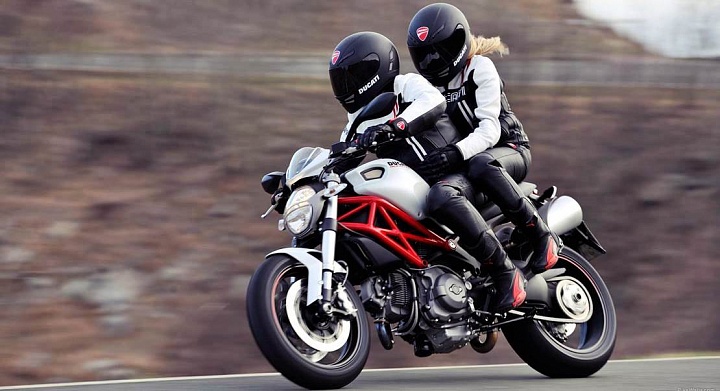 Катание на мотоцикле в Астрахани. ULTRA ПОДАРКИ. Купить катание на мотоцикле в Астрахани. Попробовав езду на мотоциклах, вы получите порцию адреналина и невероятные эмоции. Сервис: UltraPodarki.ru 8 800 505 95 30.. Катание на мотоцикле в Астрахани, прокат мотоциклов Астрахань, катание на мотоциклах, прокат мотоцикла, езда на мотоцикле Астрахань, езда на мотоцикле, мотопрогулка Астрахань, мотопрогулка