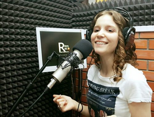 Индивидуальные занятия вокалом в Астрахани. Ultra Подарки. Купить сертификат на индивидуальные занятия вокалом в Астрахани и уроки обучения вокалу.  Сервис UltraPodarki.ru 8 800 505 95 30. Индивидуальные занятия вокалом, занятия вокалом в Астрахани, обучение вокалу Астрахань, уроки вокала Астрахань, школа вокала Астрахань, занятие вокалом для детей, занятия вокалом, обучение вокалу, уроки вокала, школа вокала, уроки вокала обучение, вокальные уроки, индивидуальные занятия вокалом Астрахань